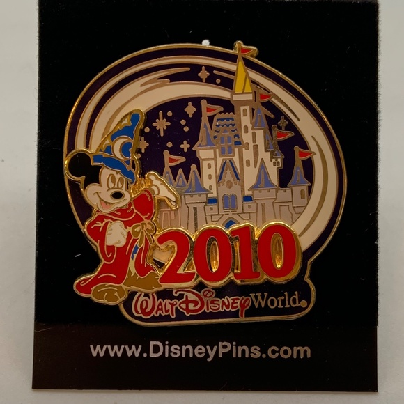 Disney Walt Disney World Mickey Mouse Fantasia Castle 2010 Collectible Pin - Picture 4 of 8